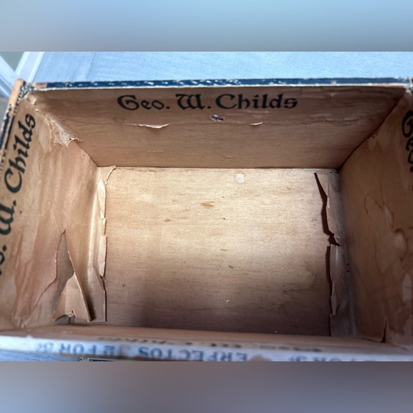 Vintage George W Child's Wooden Cigar Box 2 for 5¢ Factory 117 S.C. Collectors‎ - Picture 8 of 16